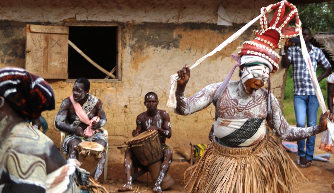 La culture est à l'honneur avec l'ethnie Oubi, qui vous en dévoile les différentes facettes à travers une soirée traditionnelle